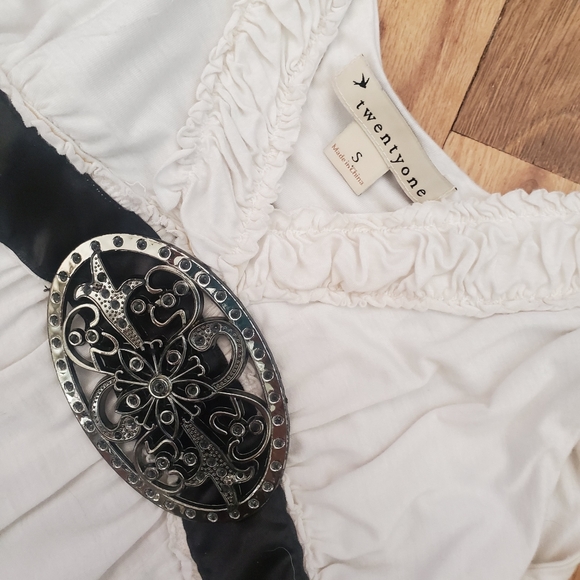 Twenty One Fringe buckle tank Small - Picture 2 of 5